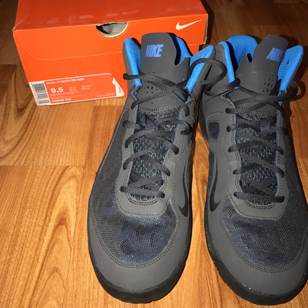 Nike basketball shoes sz 9.5